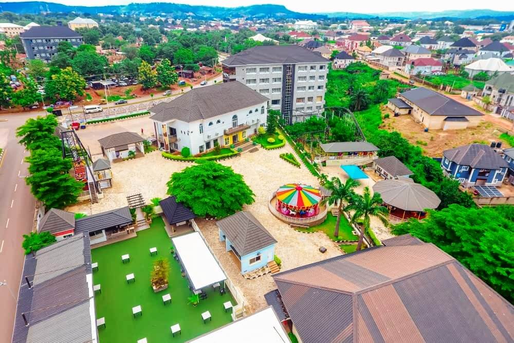 Amusement & Recreation